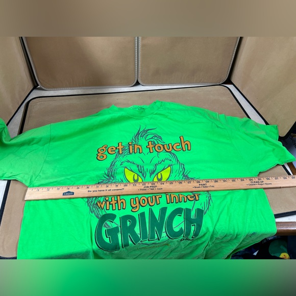 The grinch Universal Studios T-shirt - Picture 4 of 7
